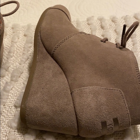 Toms  Suede Wedge Booties SZ 7M - Picture 5 of 5